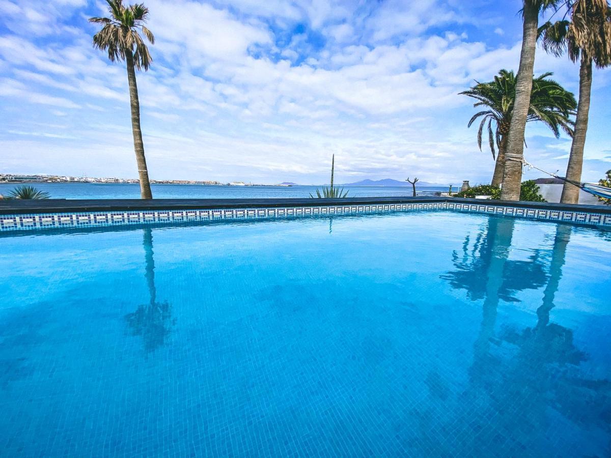 Villa Los Flamencos By Veaco- Beachfront & Pool Corralejo Exterior photo