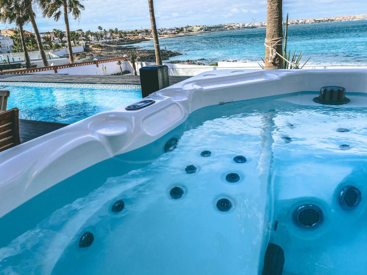 Villa Los Flamencos By Veaco- Beachfront & Pool Corralejo Exterior photo